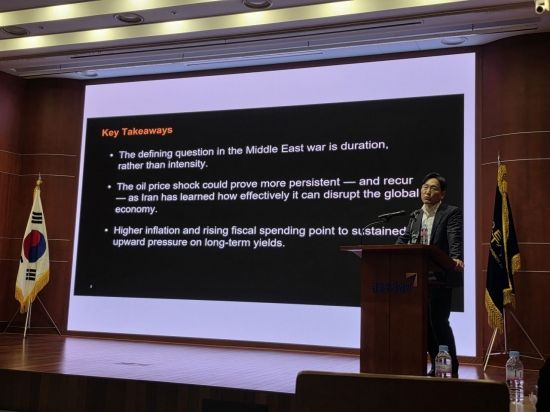 "'약한 강도' 전쟁 지속 유력…호르무즈 봉쇄 완화 시 유가 80달러 전망"