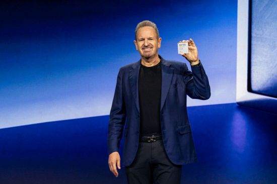 AI 시대 변화 택한 Arm…직접 설계한 CPU 판매 나선다(종합)