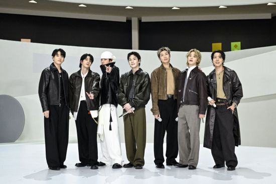 "BTS 월드투어에 400만 온다"…하이브, 지금이 진짜 매수 타이밍?[주末머니]