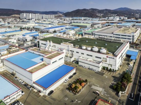 "목표가 65만원→185만원" 기술격차 확 줄인 반도체 기판 후발주자[클릭 e종목]