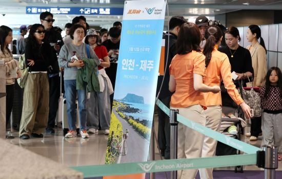 유가에 원화 약세까지…여행수요 감소에 항공株 '양극화'