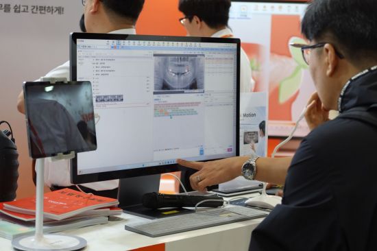 오스템임플란트, AI 기반 전자차트 기능 강화…디지털 치과 진료 혁신 가속