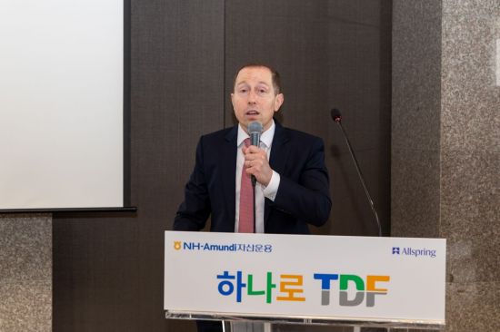 "연금 단일종목 투자는 '카지노 룰렛'…글로벌 분산 전략 필요"