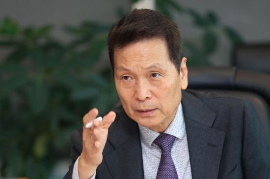 "1000만원이 218억 된다"…'ETF 아버지'가 손자 태어나면 사준다는 종목 [코스피 1만시대]