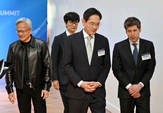 삼성전자, 브로드컴과 290조원 규모 AI 반도체 협력 '맞손'