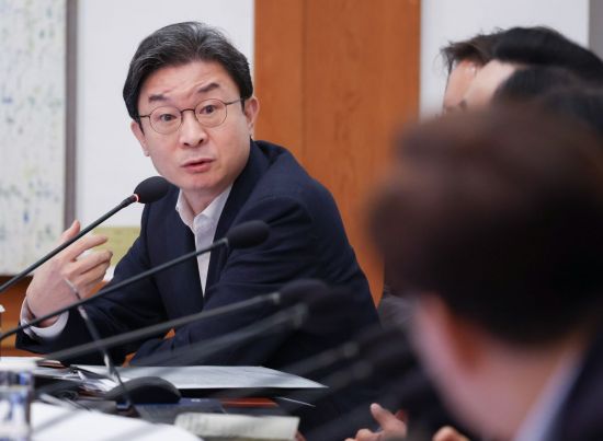 이억원 "삼전닉스 레버리지, 필요하면 개인별 투자한도 설정할 수도"