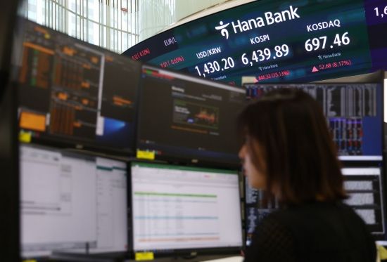 코스피, 장 초반 4%대 하락…삼전·닉스 7% 급락