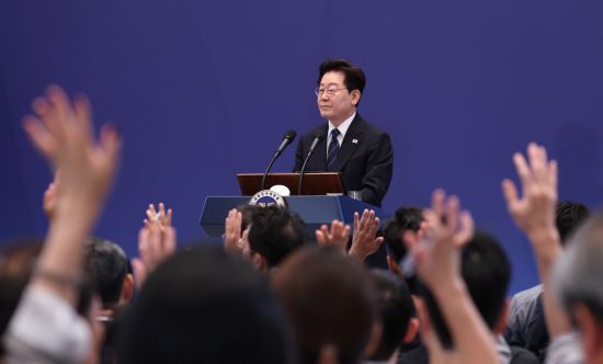 李대통령, 레버리지 ETF 비판에..."투자 이익 볼지는 귀신도 몰라"