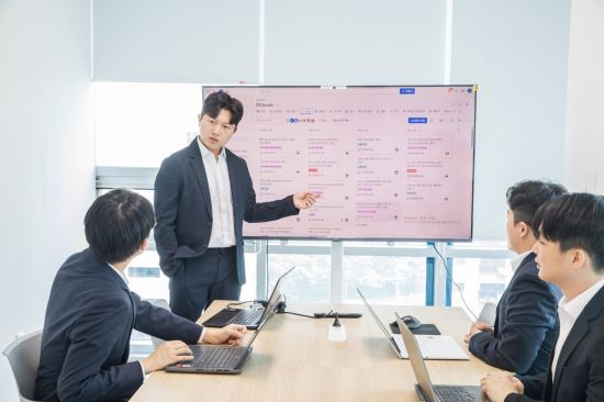 [비즈리더]미켈로로보틱스 "사람처럼 판단하는 로봇…제조 피지컬 AI 만든다"