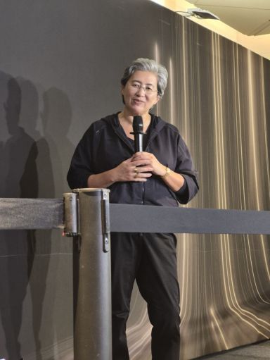 "반도체는 팀 스포츠"…리사 수 "삼성·SK와 HBM4 협력…전 세계 수백억달러 투자"