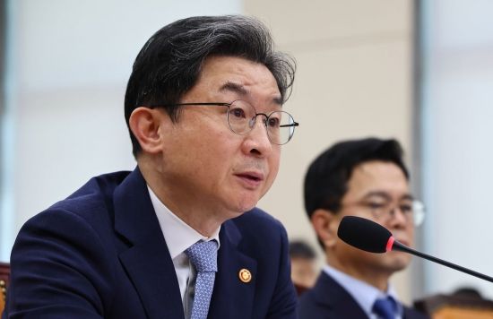 [2026국감]"가상자산 과세 유예" 지적에…이억원 "여러상황 고려해야"