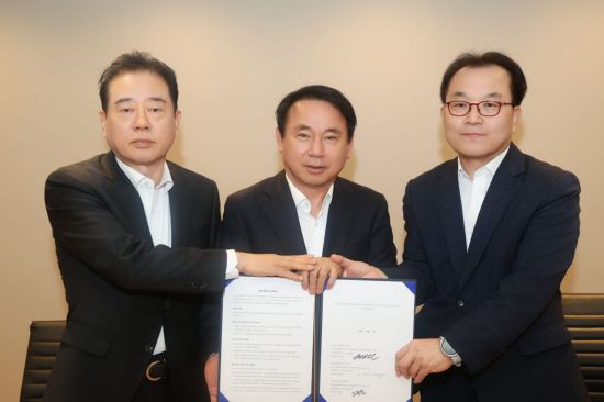 오텍캐리어·씨알케이, 노이리움 전국 180여개 대리점에 냉난방·냉동냉장 설비 공급 MOU