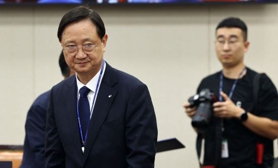 가상자산 감독 일원화 요구에…이찬진 "2단계법에 반영"[2026국감]