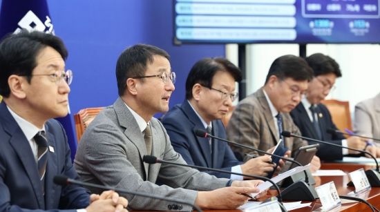 與, 초광역특구법 발의…한병도 "처리시점 못 박지 않고 숙의, 토론 거치겠다"