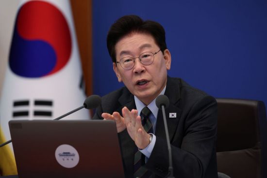 李대통령 "주택 공급 전격전 펼쳐라…실제 착공·입주 중요"