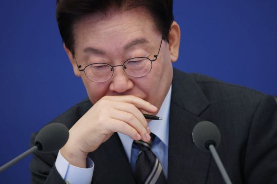 李 "유럽 반면교사 삼아 지속성장…주택착공 확대, 신용·재정지원 검토"