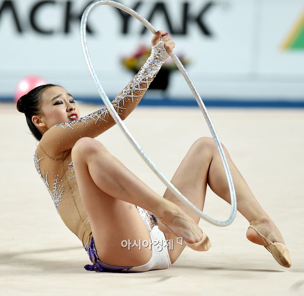 손연재, 리본 꼬이고…'최악의 경기'에도 올림픽 출전권 획득 - 아시아경제
