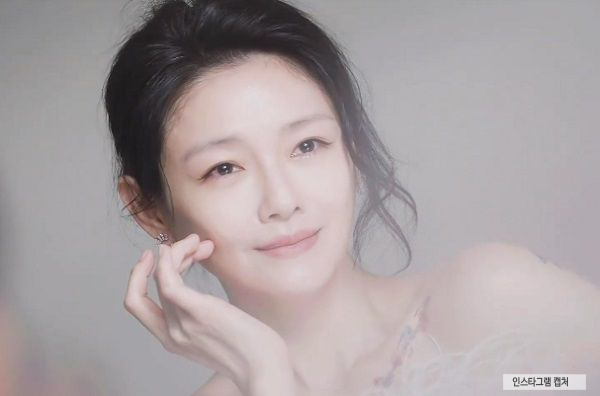 하지만 장거리 연애와 여러 현실적인 장벽 속에서 결국 두 사람은 이별을 맞이하게 됩니다. 그 후로 오랫동안 각자의 길을 걸었습니다.