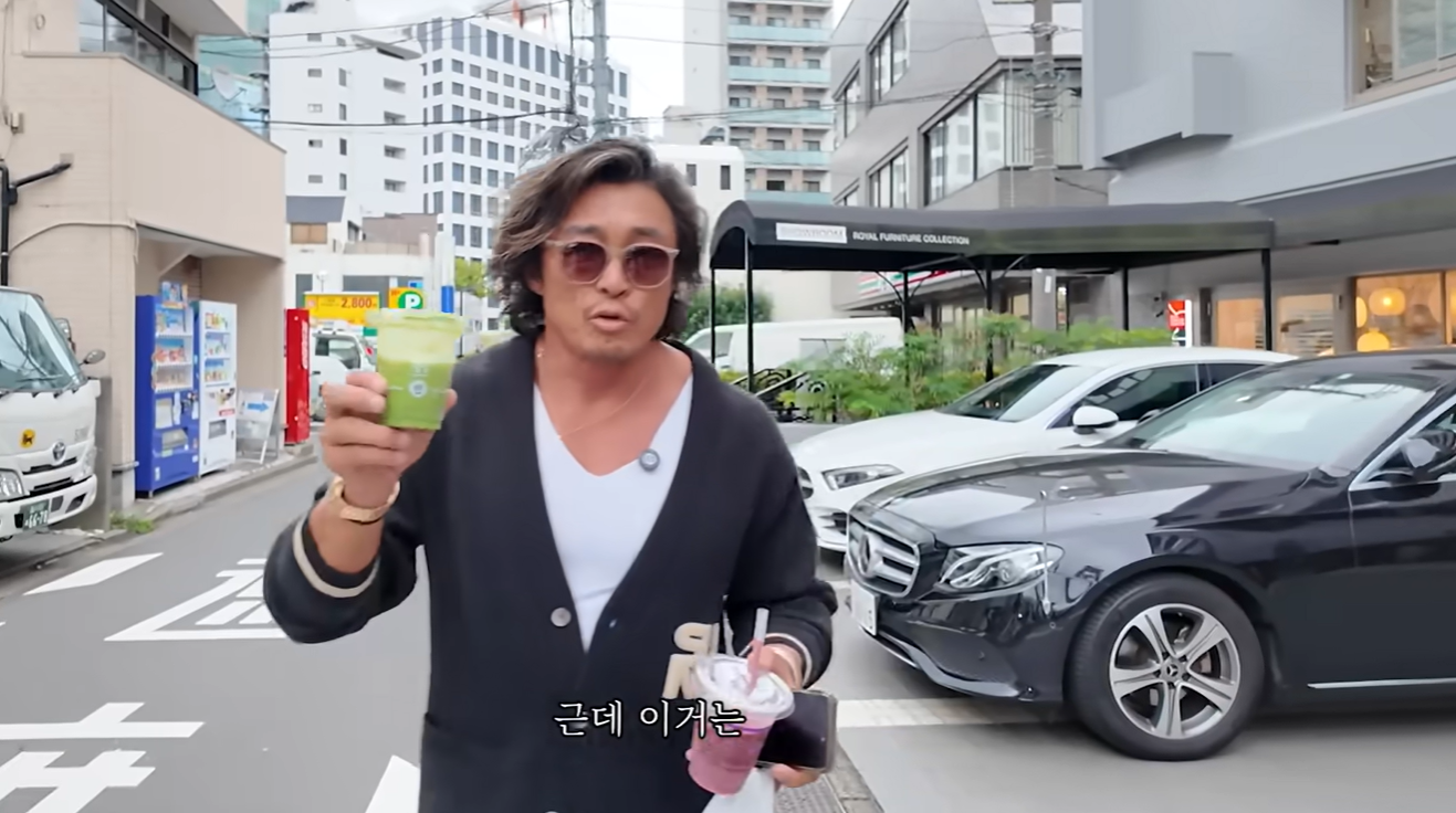 자신의 유튜브 채널 통해 일본 편의점에서만 파는 제품 추천한 추성훈. 유튜브 '추성훈 ChooSungHoon' 캡처