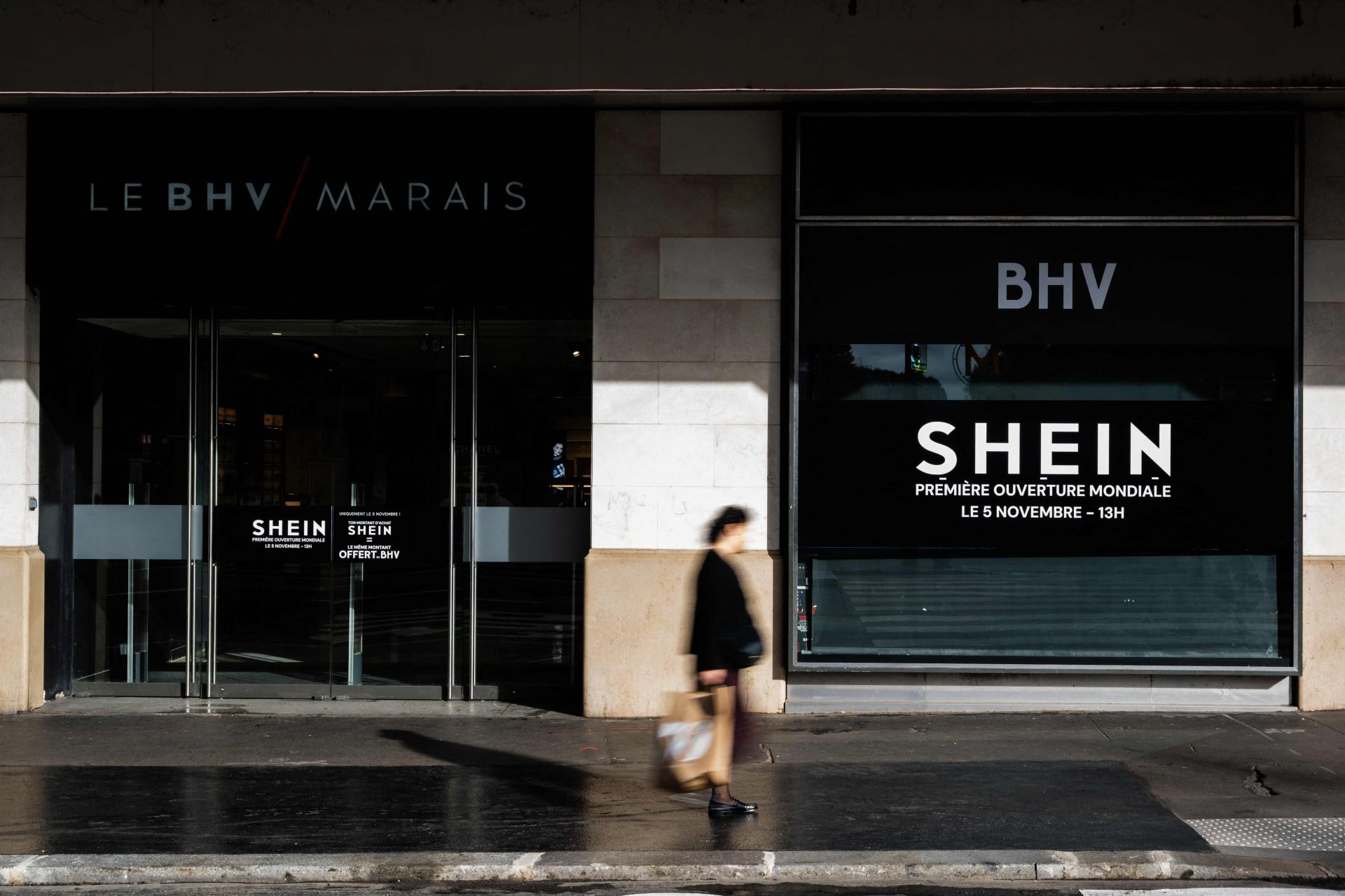 패션의 중심지인 파리 한복판에 세계 첫 오프라인 매장 개점을 강행하며 프랑스의 '자존심'을 건드린 쉬인.