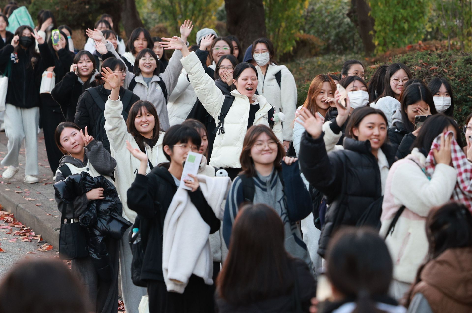 On the 13th, the day of the 2026 College Scholastic Ability Test, examinees who finished the exam are leaving the test site at Yeongbok Girls' High School in Paldal District, Suwon City, Gyeonggi Province. Photo by Yonhap News