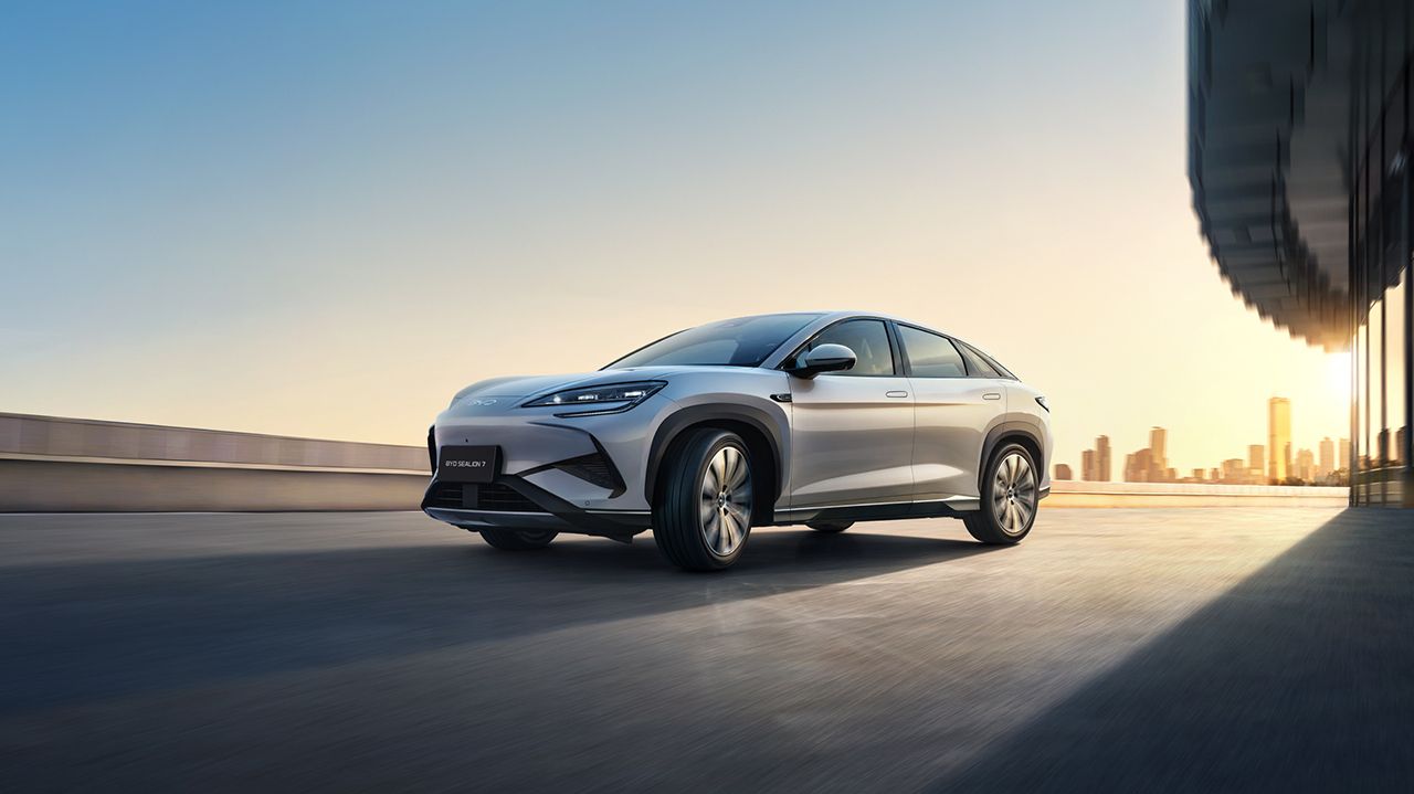 BYD's mid-size electric sport utility vehicle (SUV) 'Sea Lion 7'