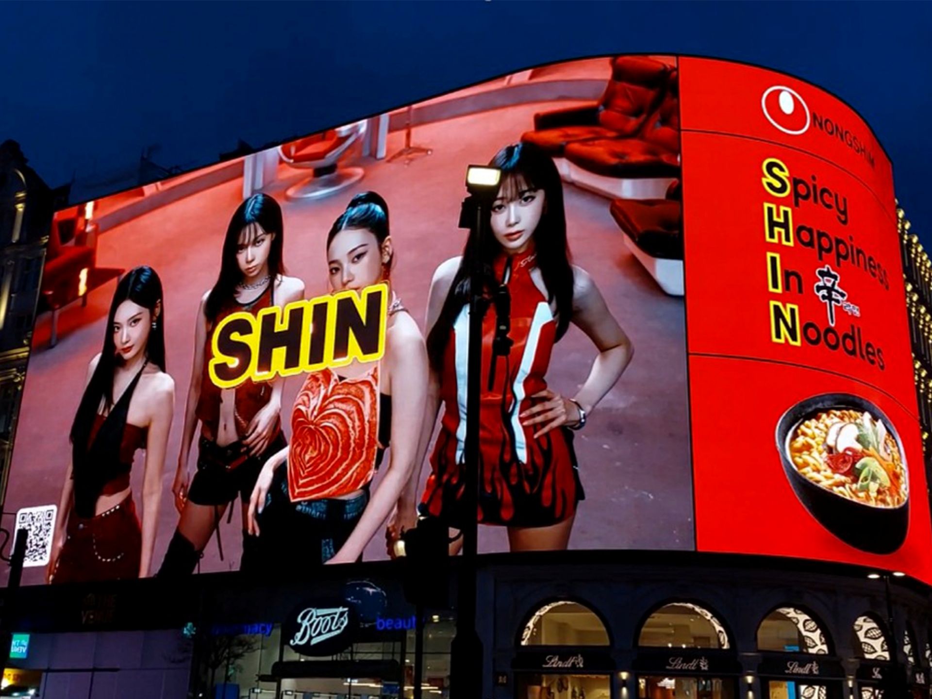Shin Ramyun Global Campaign at Piccadilly Circus, London. Provided by Nongshim.