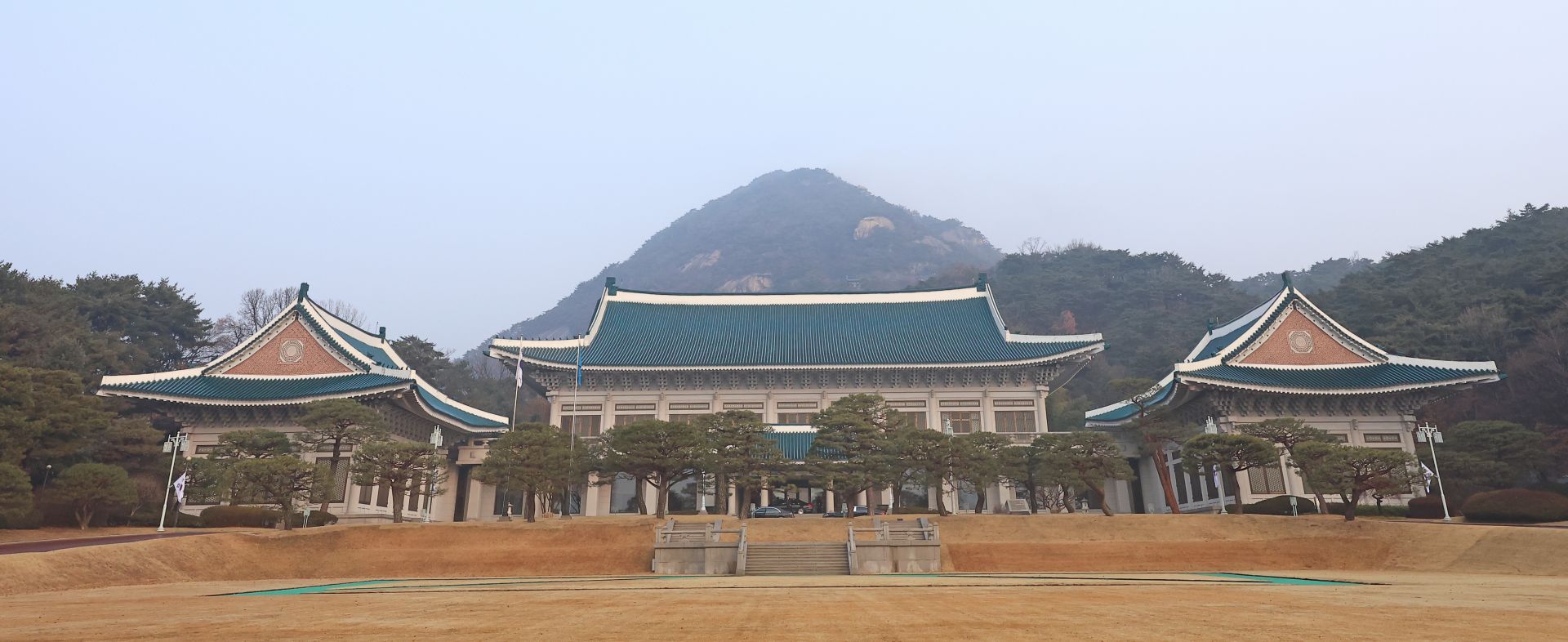 李대통령 여민1관서 집무 핵심참모들과 업무공간 공유 본관은 큰 일정때만 활용