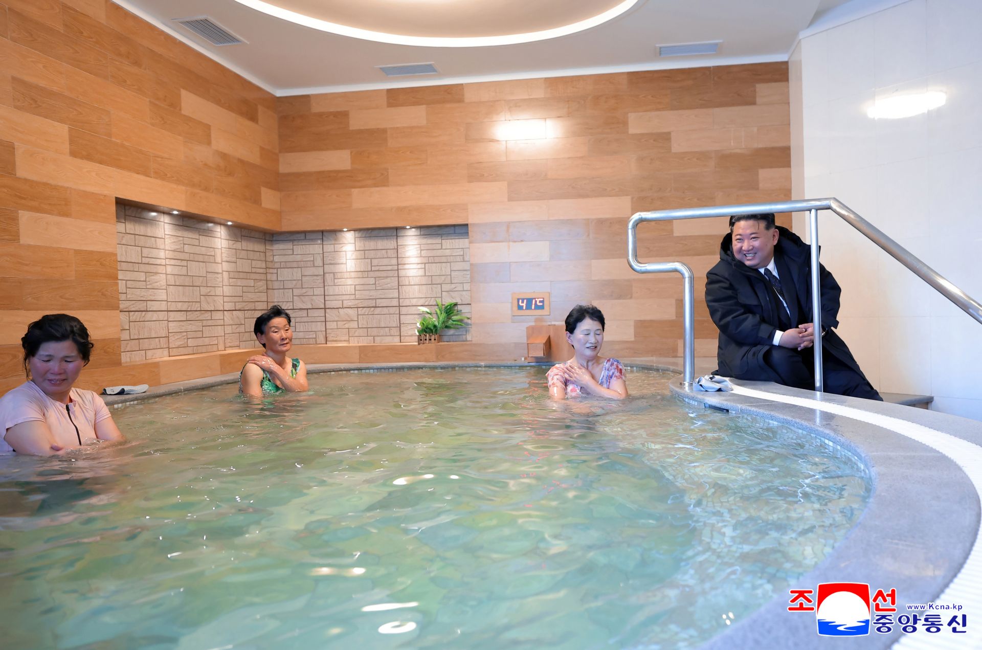 North Korean State Affairs Commission Chairman Kim Jong Un attended the completion ceremony of the Onpo Workers' Rest Home in Kyongsong County, North Hamgyong Province on the 20th. Photo by Korean Central News Agency Yonhap News