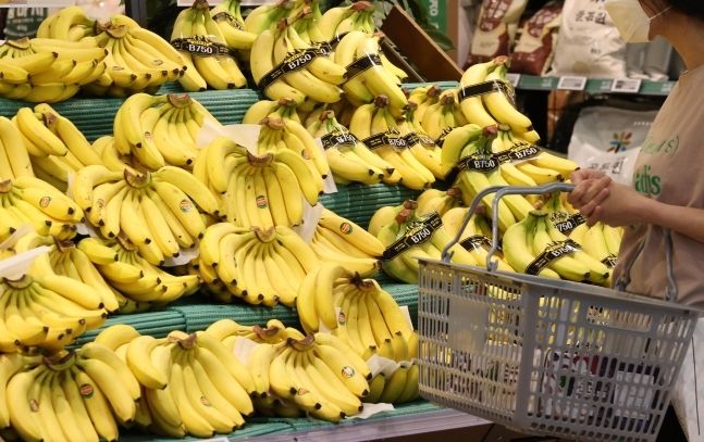Naphtha crisis hits banana ripening process Concerns over impact on overall food sector including fruits and processed foods